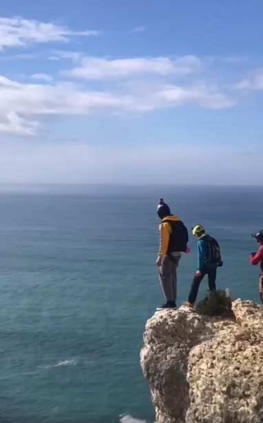 Cuando saltas al vacío y no se abre el paracaídas