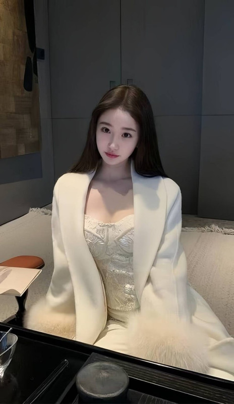 台中美女外送-極品蜜桃臀OL