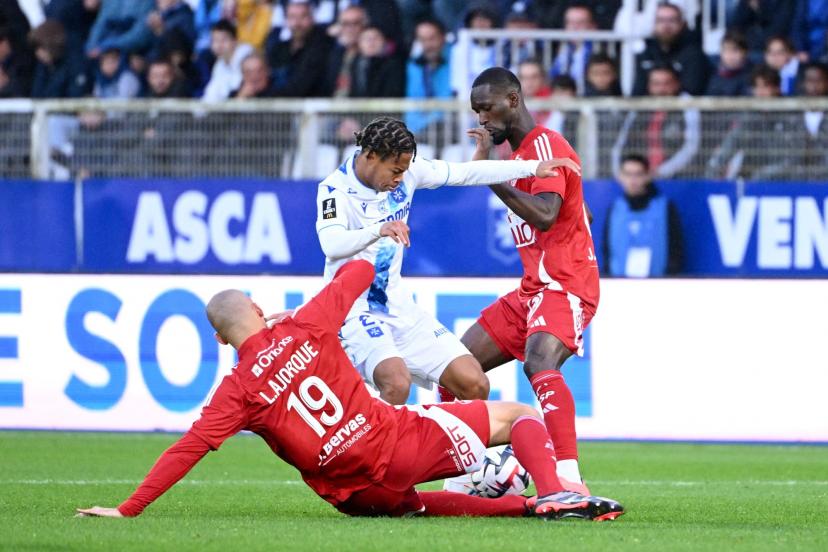 Rennais vs Auxerre, 22h15 ngày 19/10
