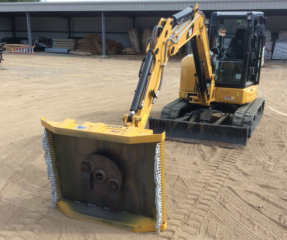 4200X-on-CAT-blade-carrier-with-excavator-view-website