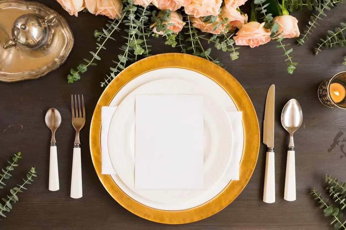 ¿La posición de los cubiertos importa? Aquí te decimos lo que es falso y lo cierto