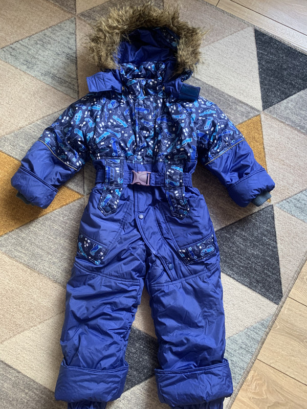 CA1E2BF9-EEA9-4C7D-8BE1-1EA675B52C69