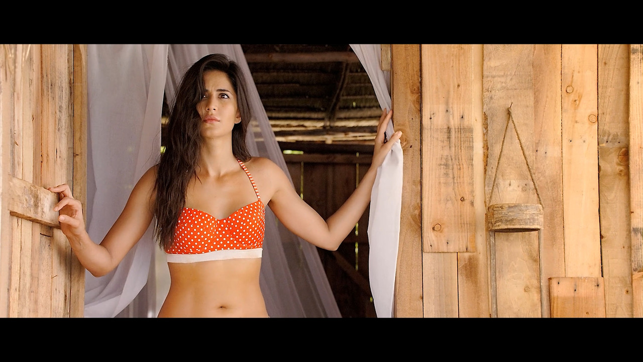 [Image: Katrina-Kaif-Hot-Navel-From-Bang-Bang-20...-26-43.jpg]