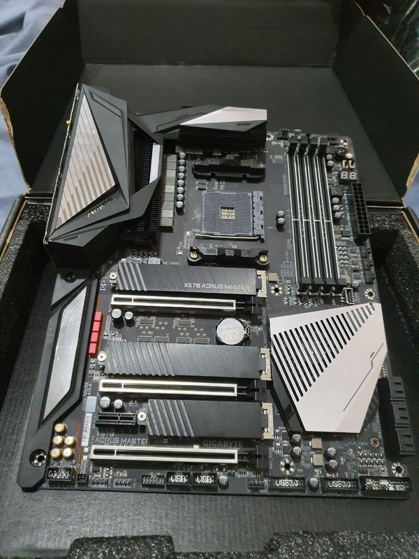 aorus master x570