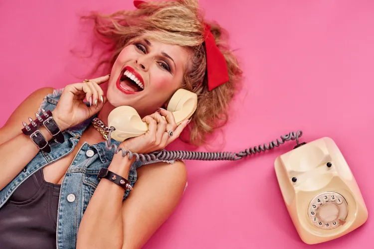 Retro Glamour Outfit Ideas to Dress to Impress