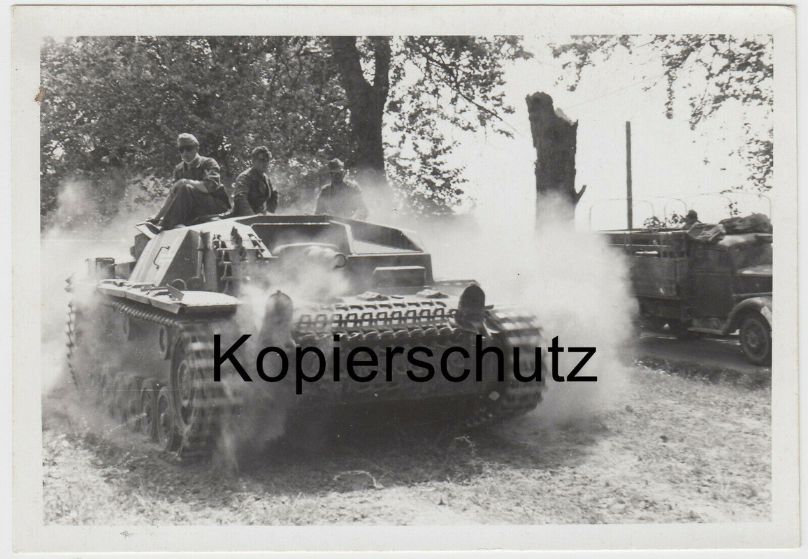Vormarsch Wehrmacht Panzermänner Sturmgeschütz Stug Panzer in Fa