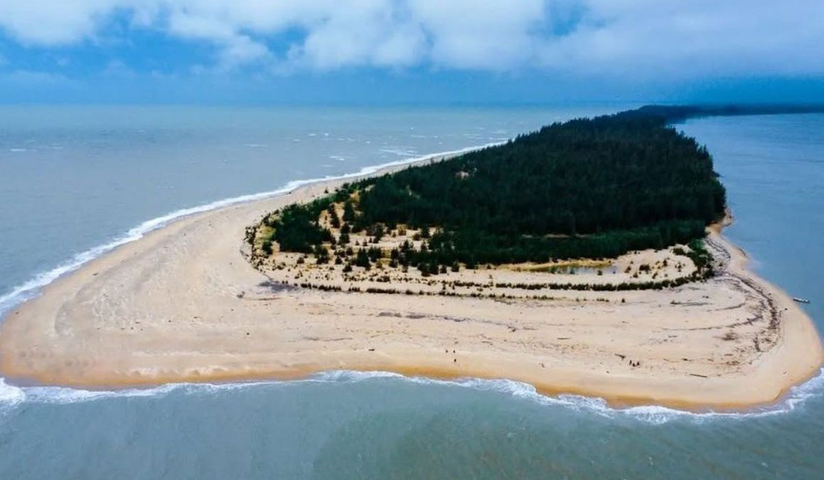 Menikmati Pesona Keindahan Surga Tersembunyi di Pantai Selimpai