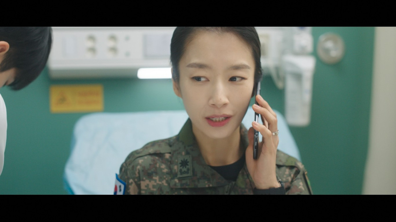 VS--Netflix-ResidentPlaybookE7Episode7-9’49”