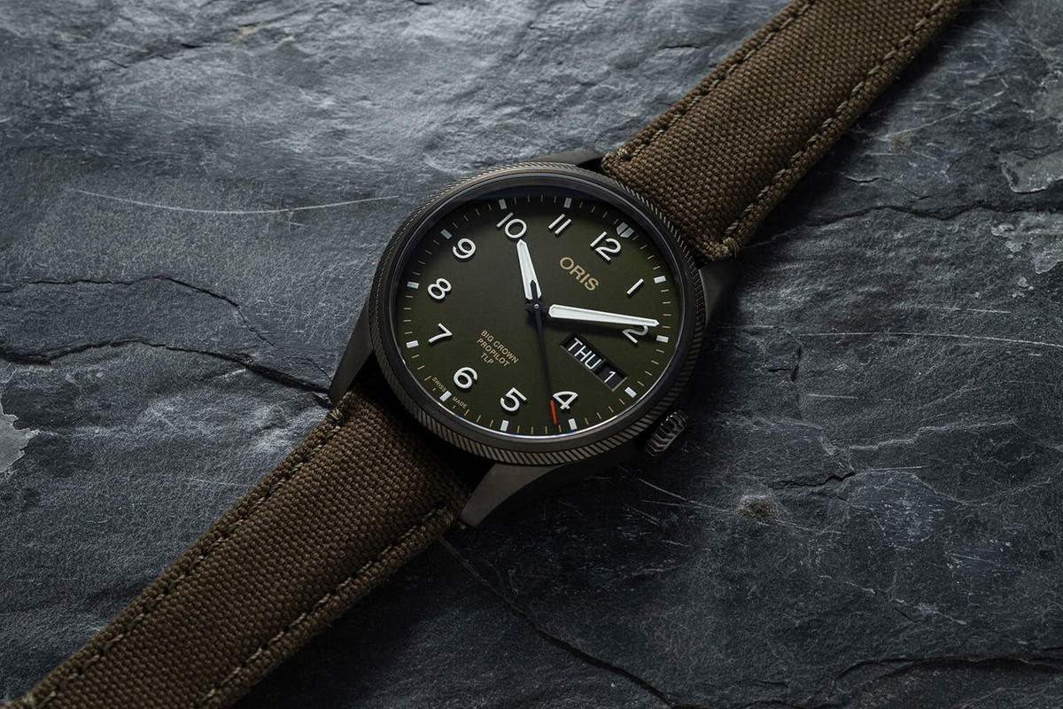 Oris-Big-Crown-ProPilot-Day-Date-TLP-Limited-Edition-01-752-7760-4287-Set-4