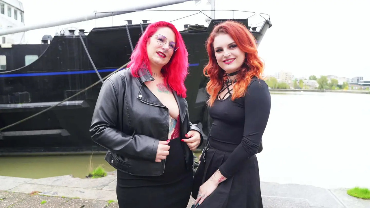 JacquieEtMichelTV 24 12 01 Trixy Lody, 35 years old, diversifies and spices up!