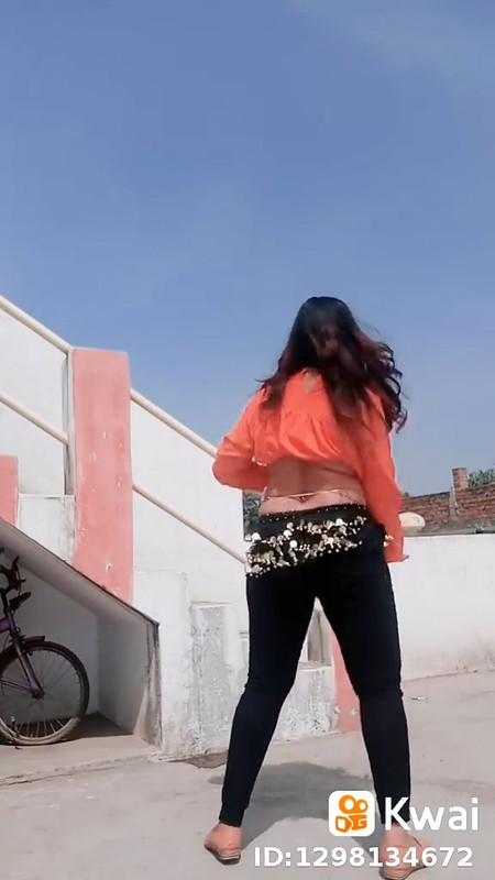 hot dei girl sexy navel in orange dress.mp4_snapshot_00.24.282