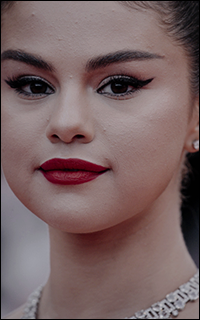 Selena Gomez 079-155