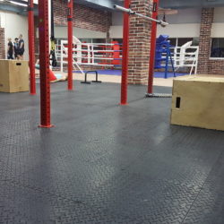 резиновая плитка в спортзале