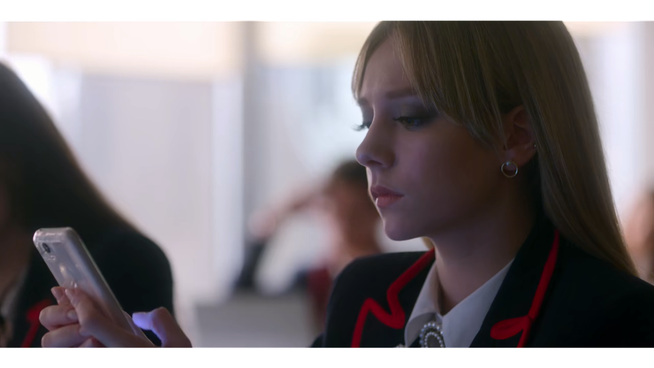 Élite Season 2 S02 SPANISH 720p WEBRip 2CH x265 HEVC PSA