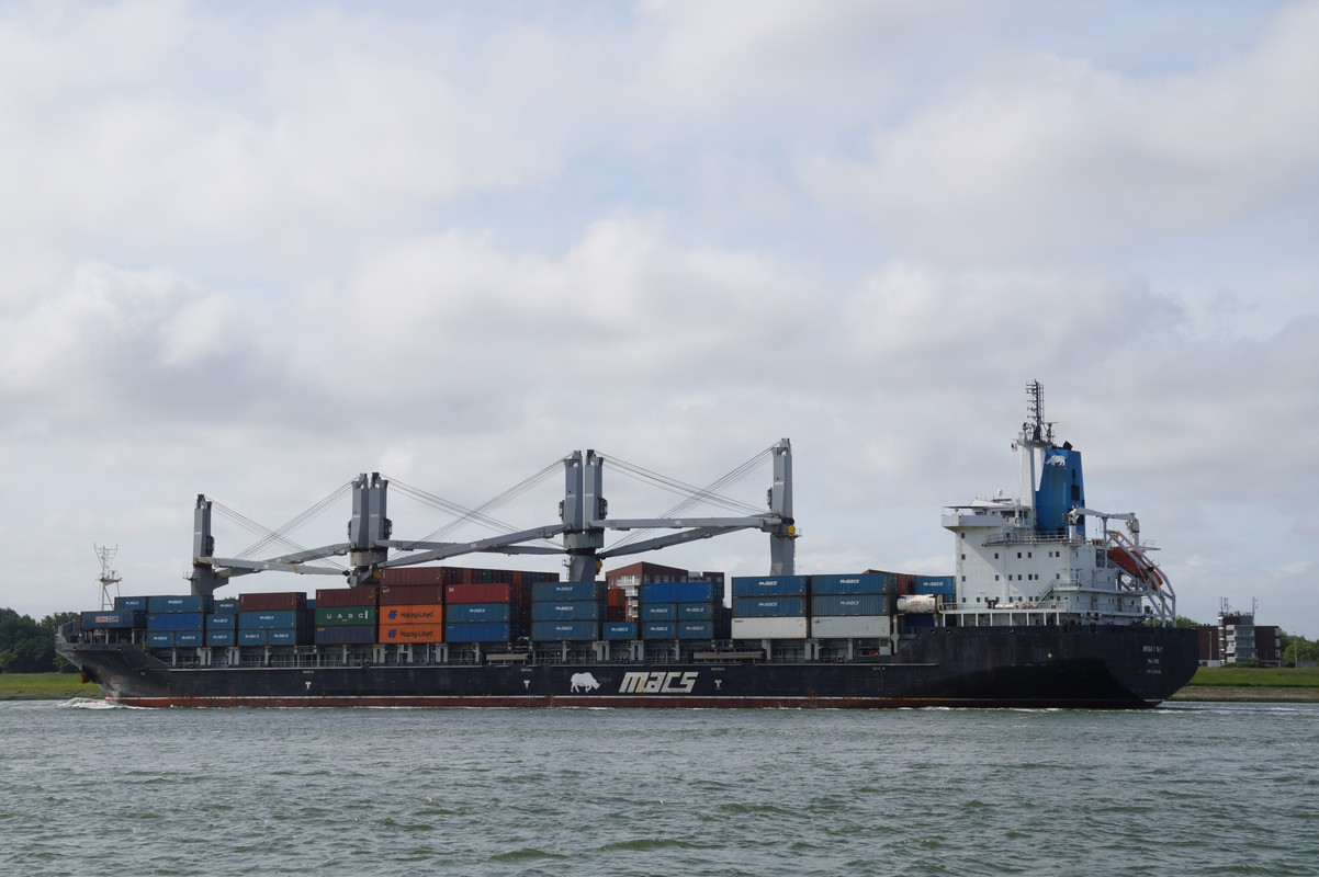Bright Sky '13(1b) 30469gt Imo 9465435 cs.V7ZQ6 MHL 21-05-2022 NwWaterweg©KoosGoudriaan