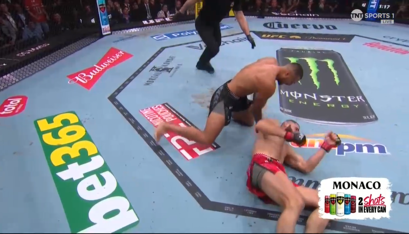 Карлос Улберг нокаутира Иржи Прохазка в първия рунд 