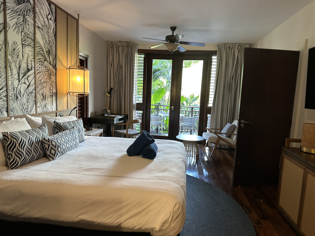 0CB6C4C6-8212-4B35-962A-95D98998AD8F