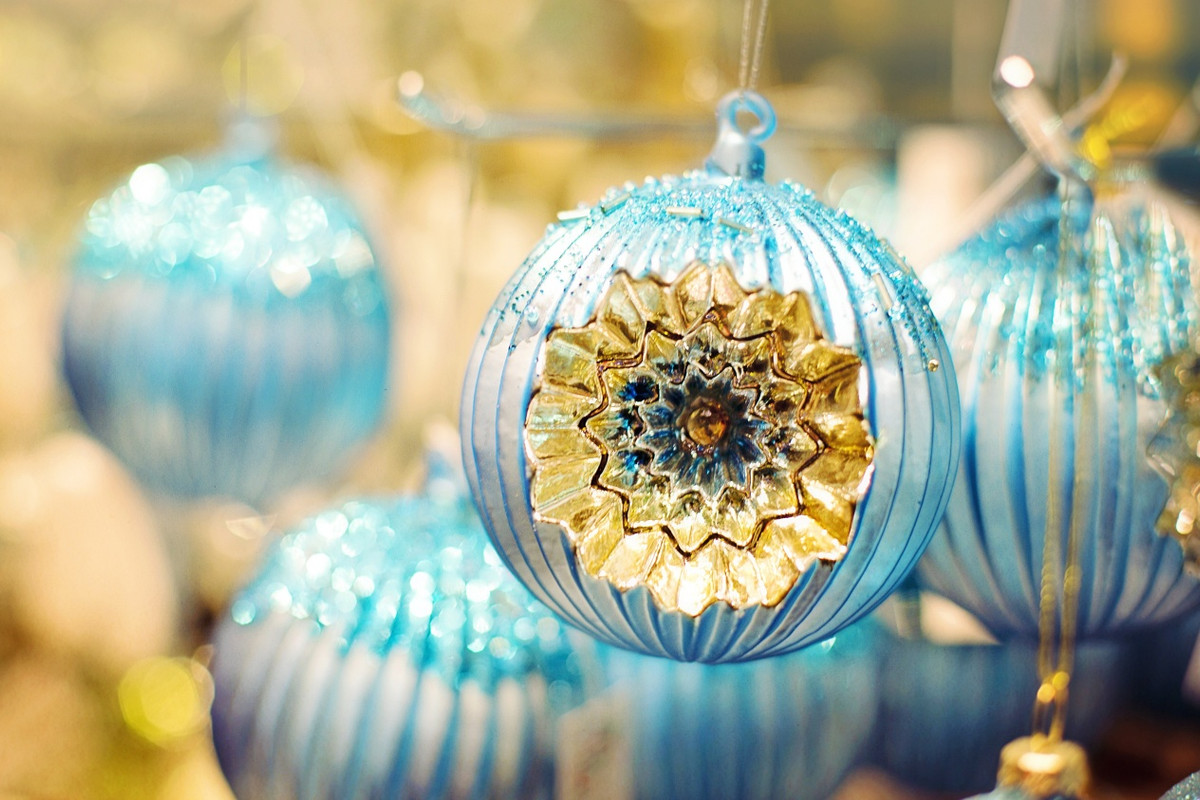 Bluebauble.jpg