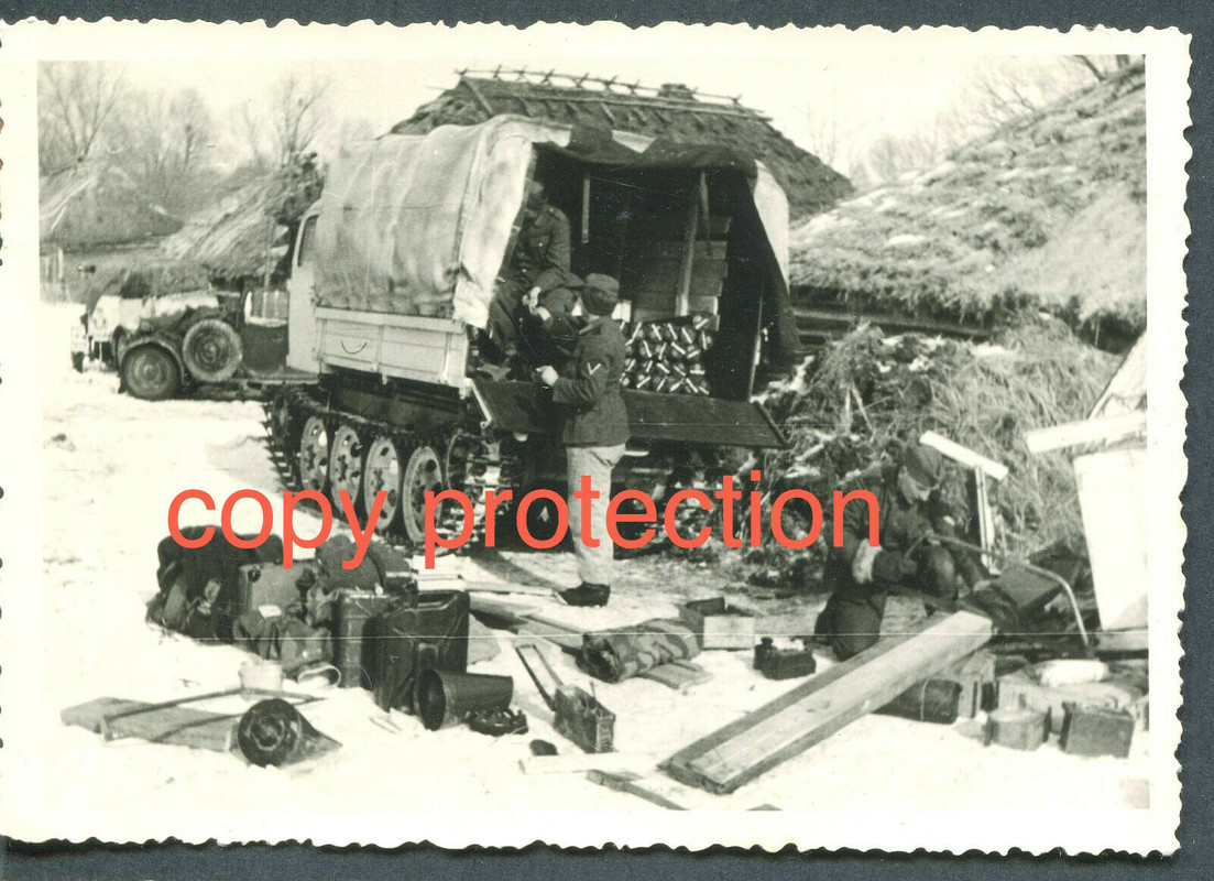 Orig. Foto Raupenschlepper Ost RSO in Russland 1943 wintertarn 35.ID (1)