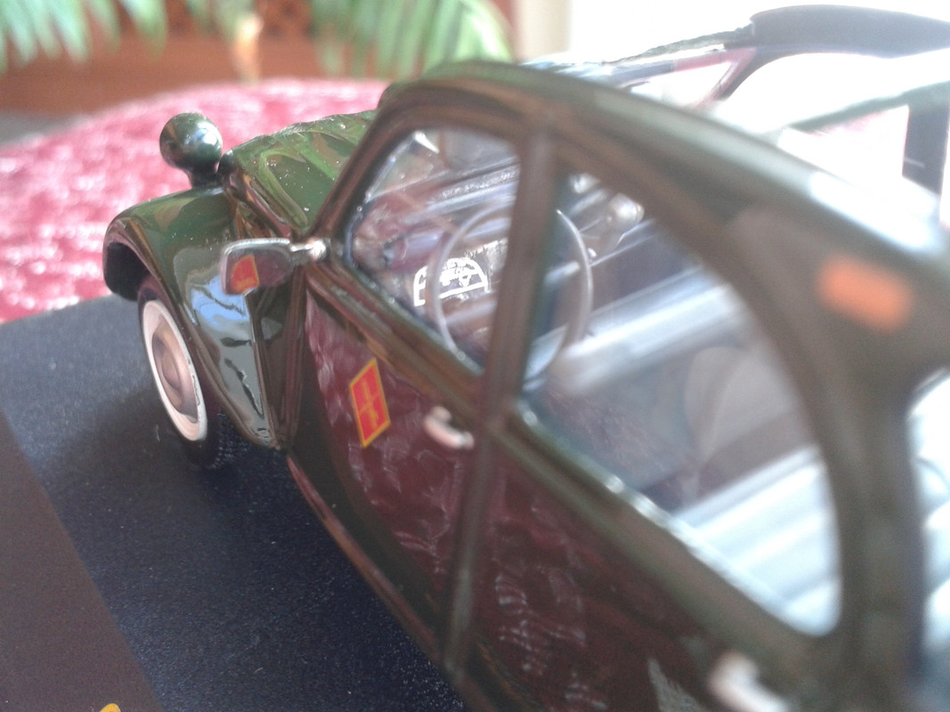 1970 Citroën 2CV 6 “Guardia Civil” (Ixo - nº 13 Nuestros Coches de Policía) (12)