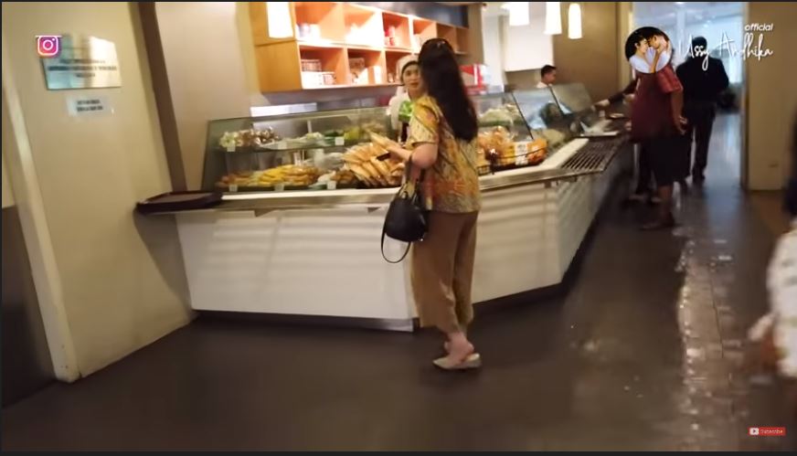 Kantin RS langganan Ussy dan Andhika