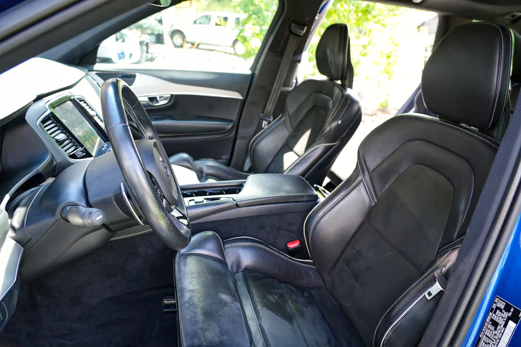 Vehicle thumbnail 6