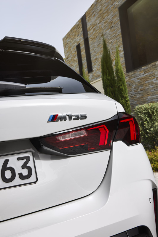 P90550944_highRes_the-all-new-bmw-m135