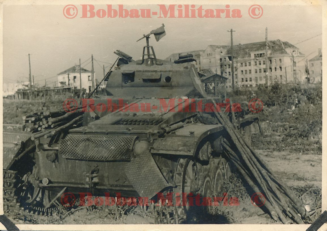 Polen Warschau Zitadelle zerstörter Panzerkampfwagen II Panzer combat tank