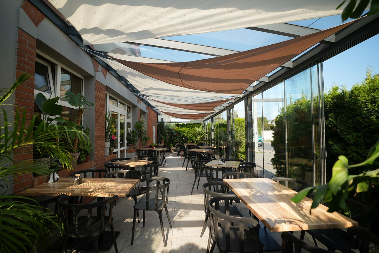 Realizacja ogrodu zimowego dla restauracji 33