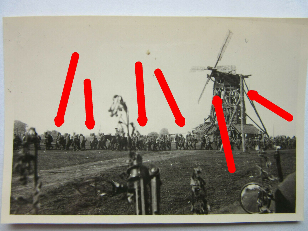 Foto Russland 251 Inf.Div Windmühle Windmill Windrad Mill Infanterie geht vor