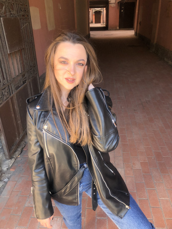 DEFF0953-33C6-4B33-A1B2-EABF54D842AB