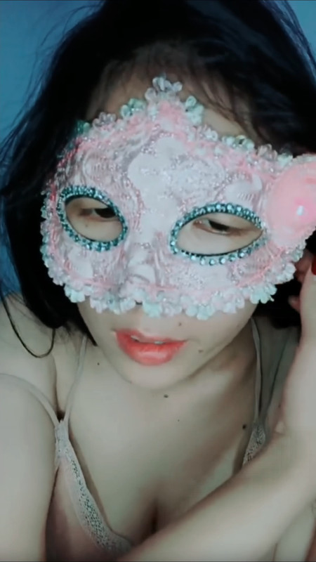 leave her boarding room all day Fucking.mp4_snapshot_10.40.000