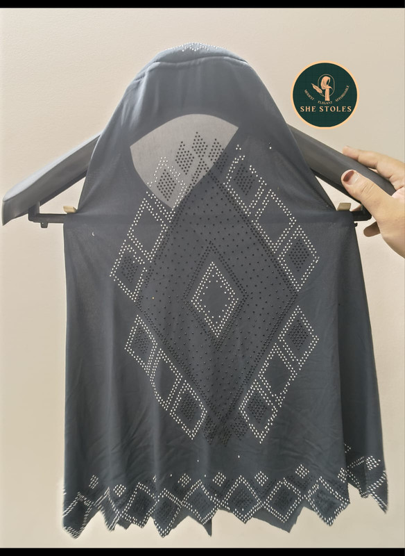 She Stoles - Image 6