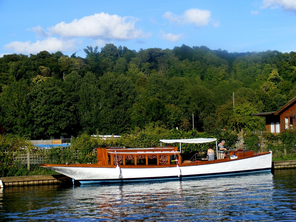 couple-boat-henley-HD.jpg