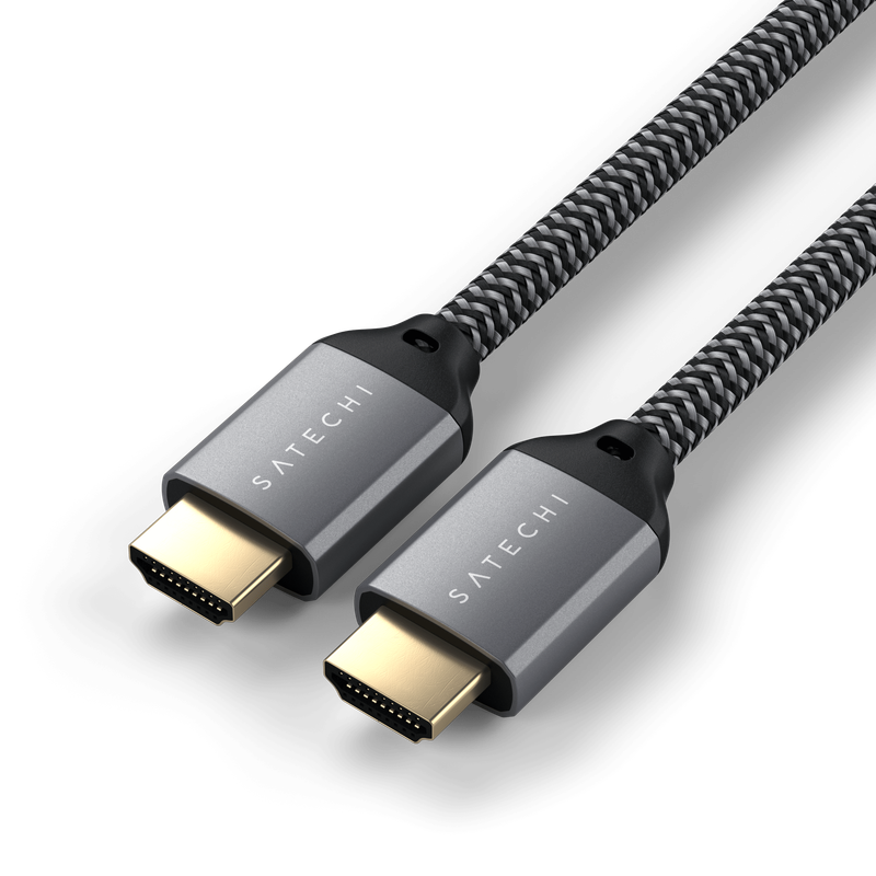Detalle de los conectores chapados en oro y el cable trenzado Satechi.