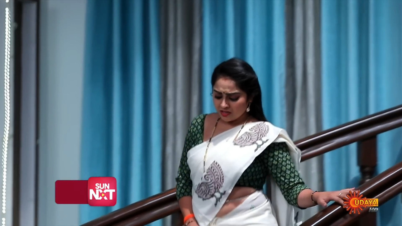 Dhanya Deepika Hot navel Slips ,Tummy with belly chain and round ass in saree.mp4_snapshot_00.11.399