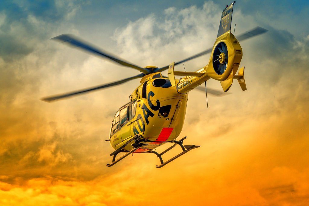 yellow-heli-adac-1574924-1280.jpg