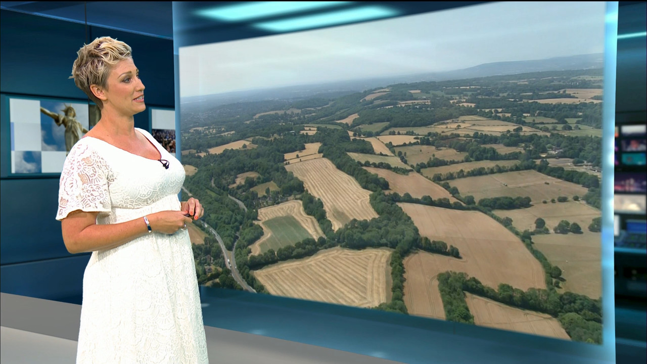 ITV Evening News_20220722_18301930.ts_snapshot_00.49.25.471