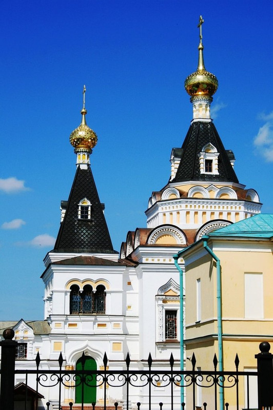 black-n-white-church.jpg