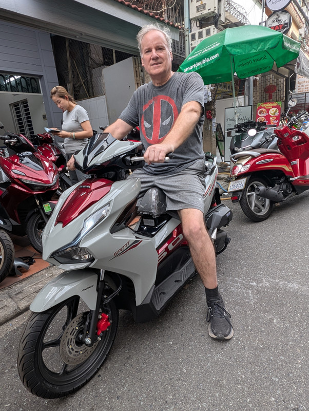 lee on bike