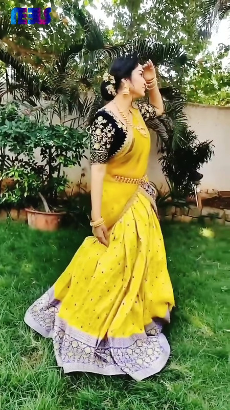 [Image: Gorgeous-Neelima-Glowing-in-Yellow-Saree...32-483.jpg]