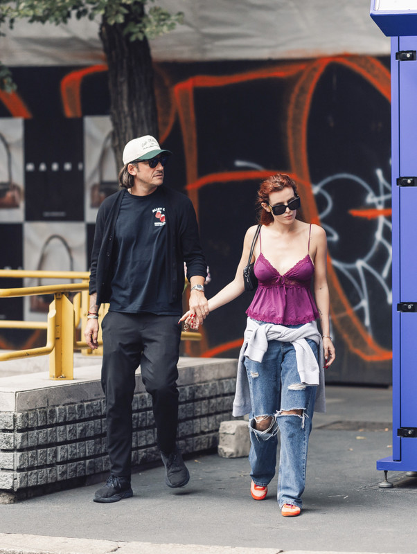 Bella Thorne Braless In Milan6