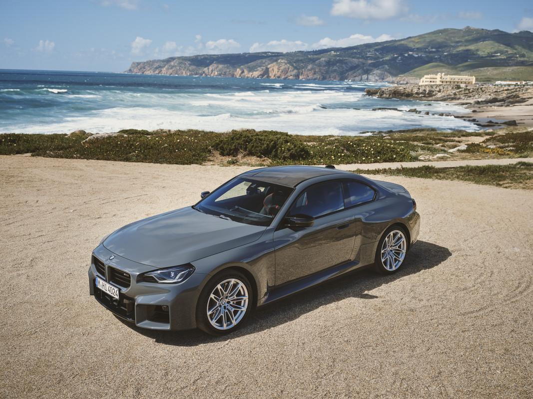 P90553489_highRes_der-neue-bmw-m2-06-2