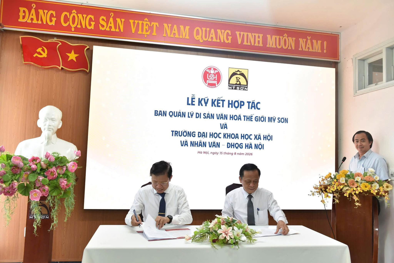 Lãnh đạo hai bên ký biên bản hợp tác
