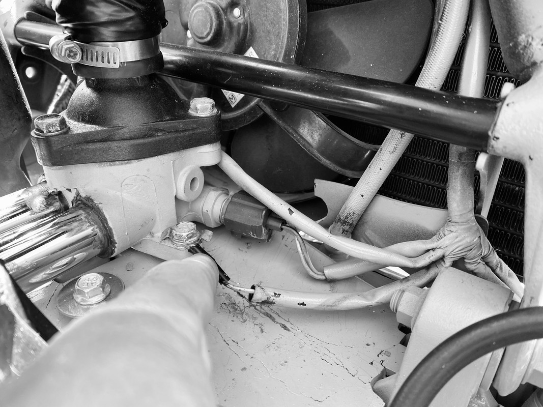 58EEB237-C602-4093-9614-3A5E88338804