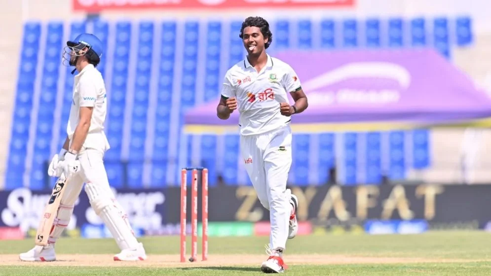 হ্যাটট্রিক করে ইতিহাসের পাতায় নাম লেখালেন হাসান মাহমুদ