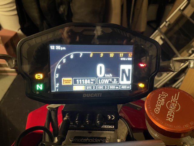 B2EE9424-343E-41B5-B40A-42698325B598