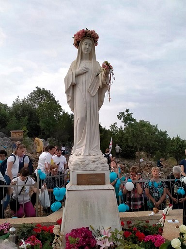 Il 40° Anniversario delle apparizioni della Madonna - alle 16 una trasmissione speciale e la processione dans Apparizioni mariane e santuari 40esimo-Medjugorje