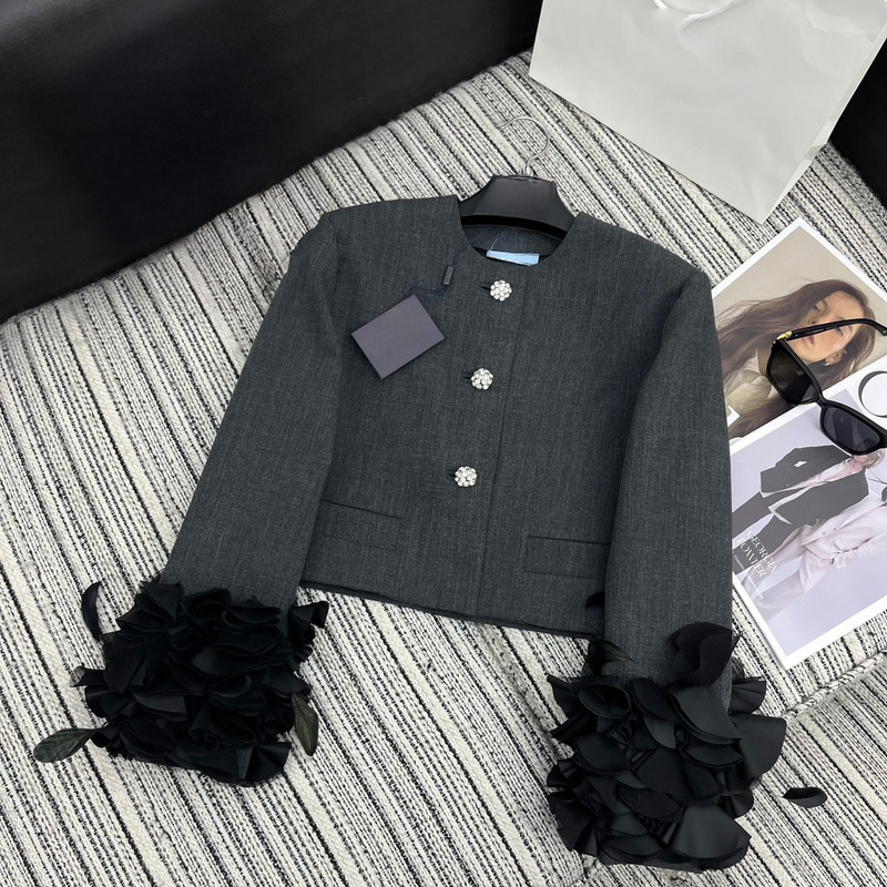 PR – Grey Monique