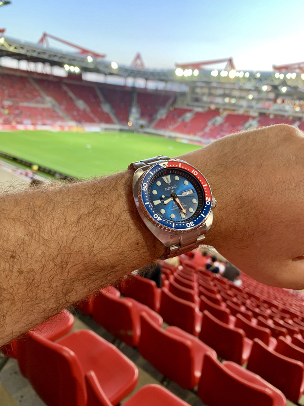 4940DF17-52B5-407C-967A-1693589EE3C4